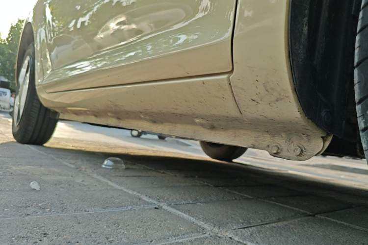 Used CHANGAN NEVO Lumin 2022 155 km – Refreshingly Sweet Edition Right Side Sill