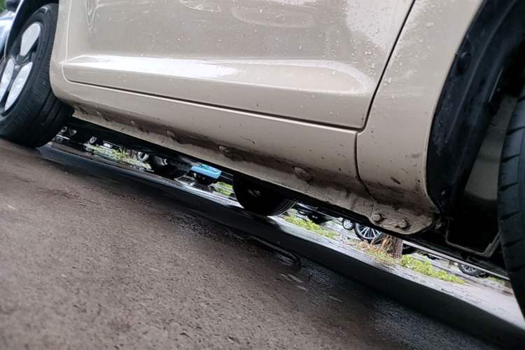 Used CHANGAN NEVO Lumin 2022 210km Sweet Edition Right Side Sill