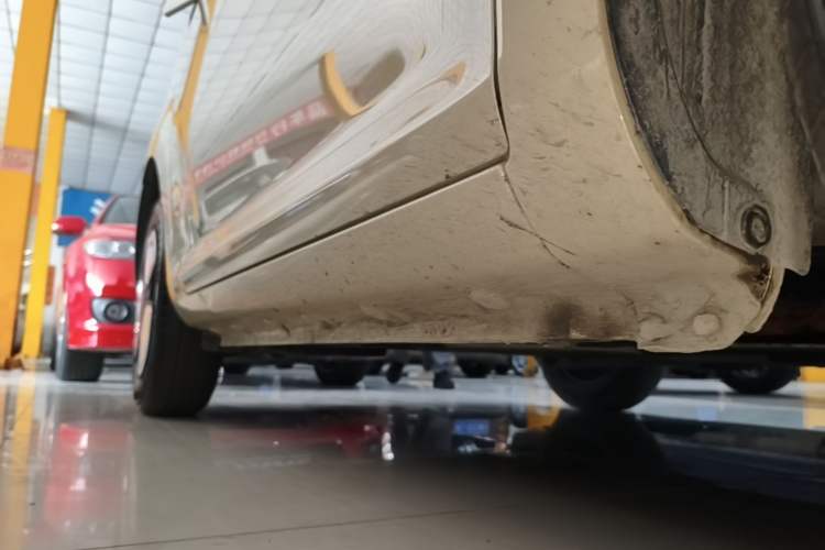 Used CHANGAN NEVO Lumin 2022 210km Sweet Edition Right Side Sill