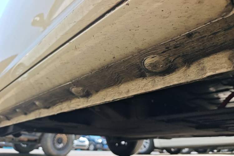 Used CHANGAN NEVO Lumin 2022 155 km – Refreshingly Sweet Edition Right Side Sill