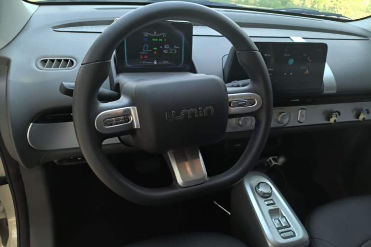 Used CHANGAN NEVO Lumin 2022 155 km – Refreshingly Sweet Edition Steering Wheel