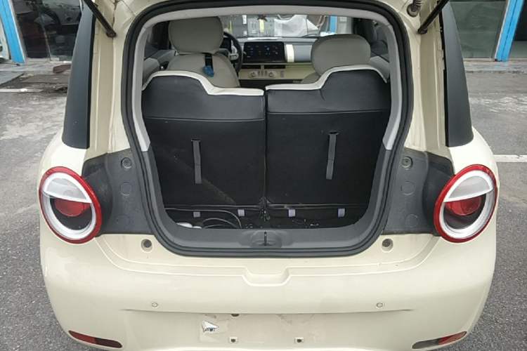 Used CHANGAN NEVO Lumin 2022 210km Sweet Edition Trunk