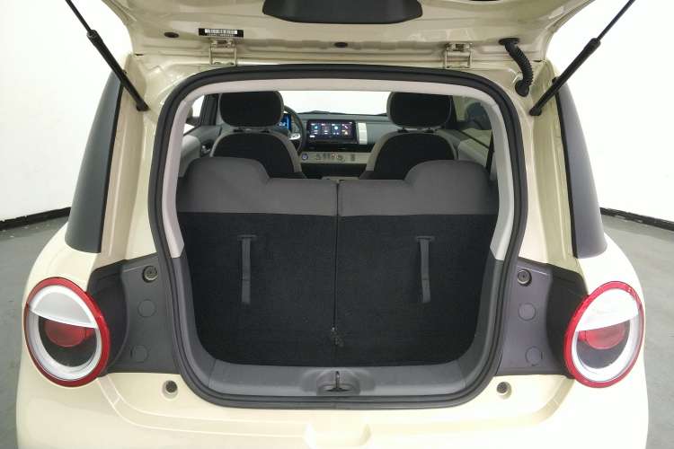 Used CHANGAN NEVO Lumin 2022 301km Honey-Sweet Version Trunk