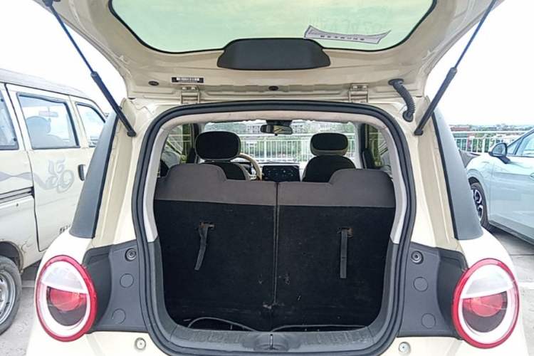 Used CHANGAN NEVO Lumin 2022 210km Sweet Edition Trunk