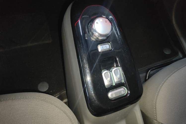 Used CHANGAN NEVO Lumin 2023 205km Xiangqin Version Gear Lever