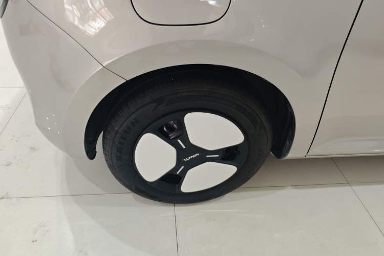 Used CHANGAN NEVO Lumin 2023 205km Xiangqin Version Left Front Wheel Hub