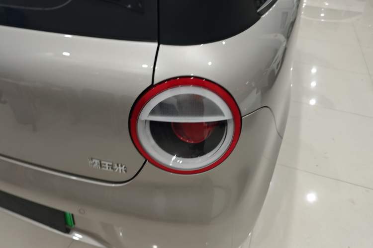 Used CHANGAN NEVO Lumin 2023 205km Xiangqin Version Right Rear Taillight