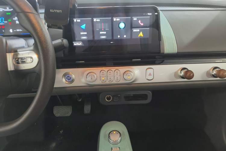 Used CHANGAN NEVO Lumin 2023 301km Honey Dew Edition Audio And AC Panel