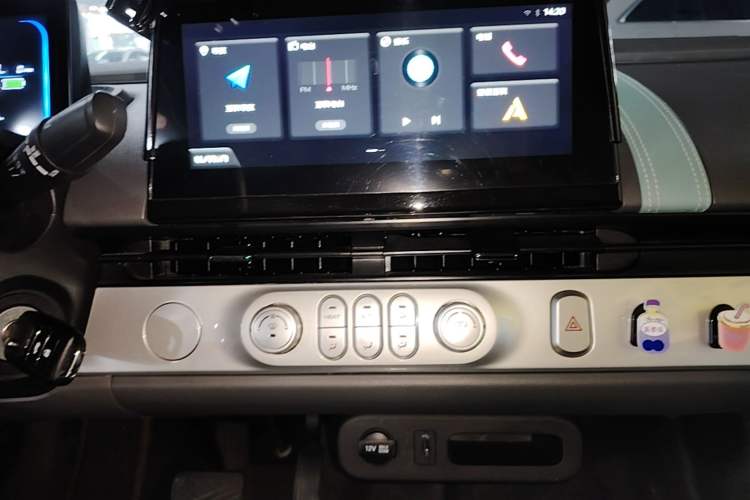 Used CHANGAN NEVO Lumin 2023 205km Xiangqin Version Audio And AC Panel