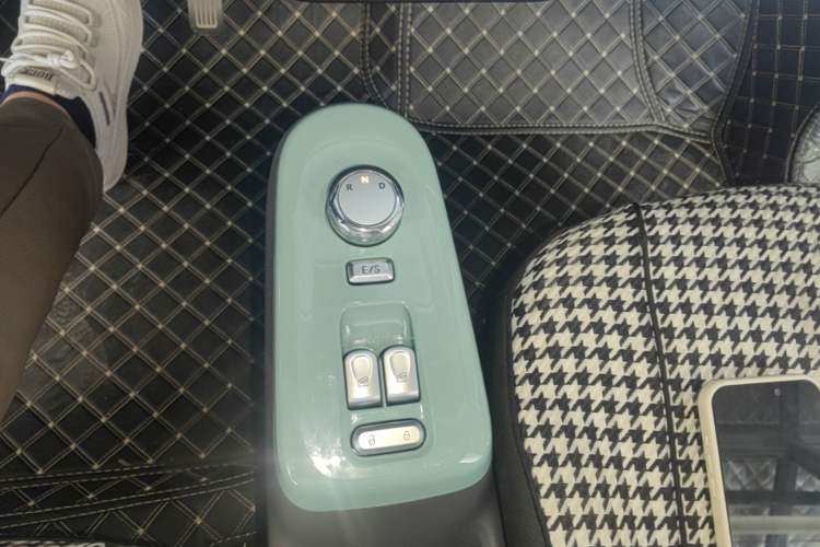Used CHANGAN NEVO Lumin 2023 205km Xiangqin Version Gear Lever