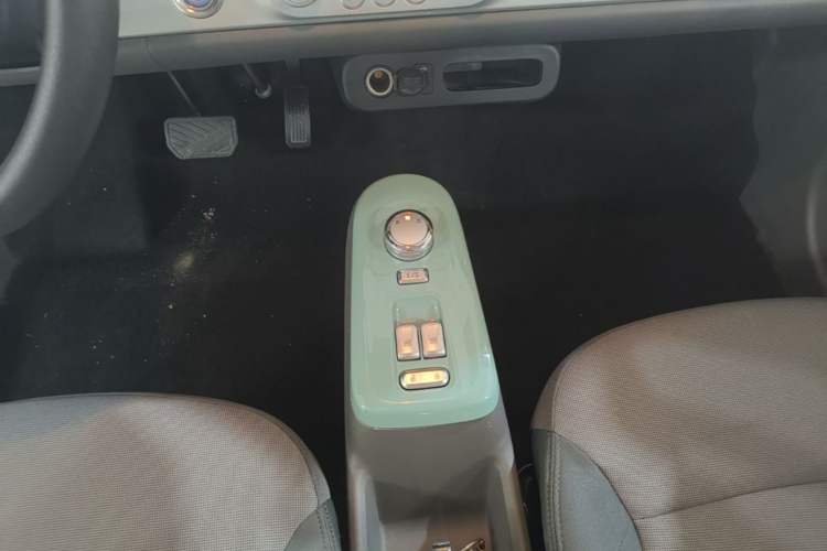 Used CHANGAN NEVO Lumin 2023 301km Honey Dew Edition Gear Lever