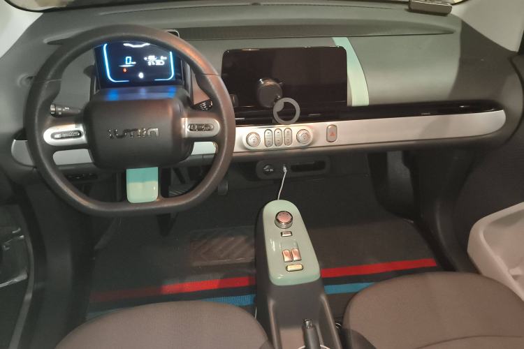 Used CHANGAN NEVO Lumin 2023 301km Honey Dew Edition Interior 2