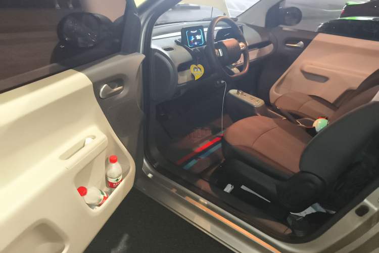Used CHANGAN NEVO Lumin 2023 301km Honey Dew Edition Interior 3
