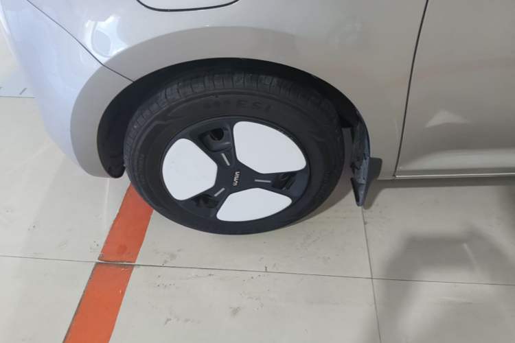 Used CHANGAN NEVO Lumin 2023 301km Honey Dew Edition Left Front Wheel Hub