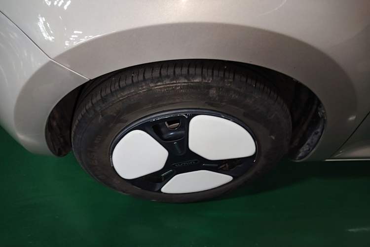 Used CHANGAN NEVO Lumin 2023 205km Xiangqin Version Left Front Wheel Hub
