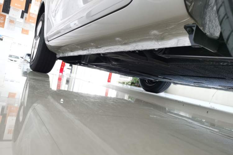 Used CHANGAN NEVO Lumin 2023 205km Xiangqin Version Left Side Sill