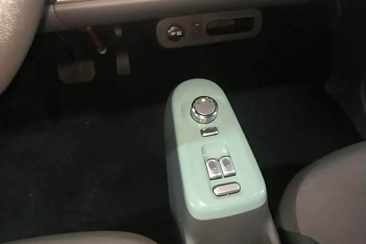 Used CHANGAN NEVO Lumin 2023 205km Xiangqin Version Gear Lever