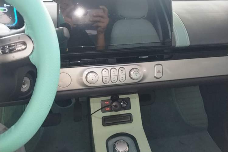 Used CHANGAN NEVO Lumin 2023 301km Honey Dew Edition Audio And AC Panel