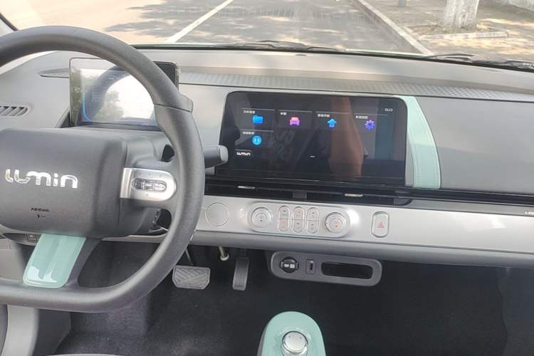 Used CHANGAN NEVO Lumin 2023 301km Honey Dew Edition Audio And AC Panel