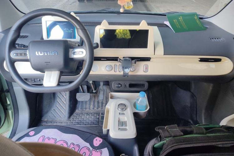 Used CHANGAN NEVO Lumin 2023 301km Honey Dew Edition Center Console