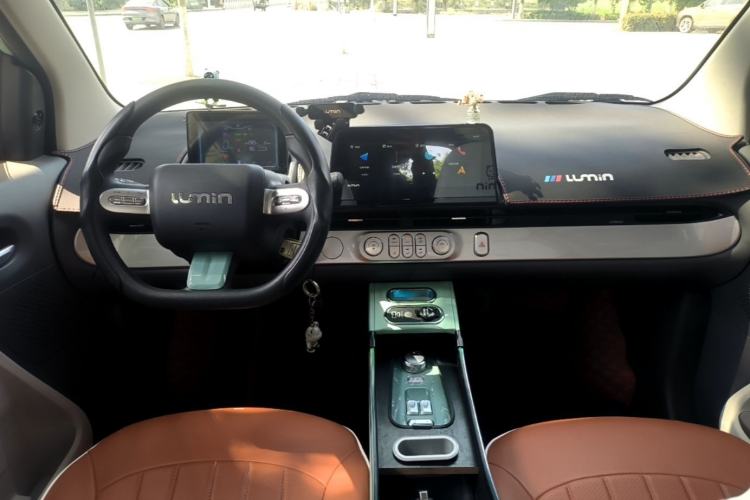 Used CHANGAN NEVO Lumin 2023 301km Honey Dew Edition Center Console