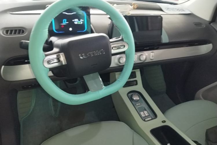 Used CHANGAN NEVO Lumin 2023 301km Honey Dew Edition Center Console