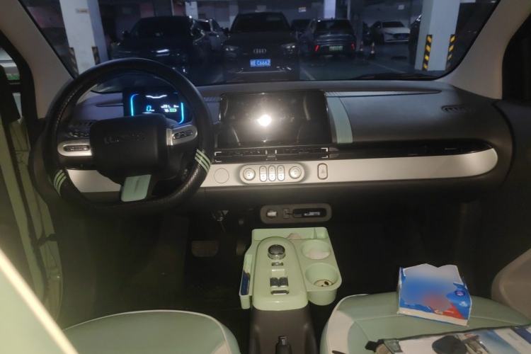 Used CHANGAN NEVO Lumin 2023 301km Honey Dew Edition Center Console
