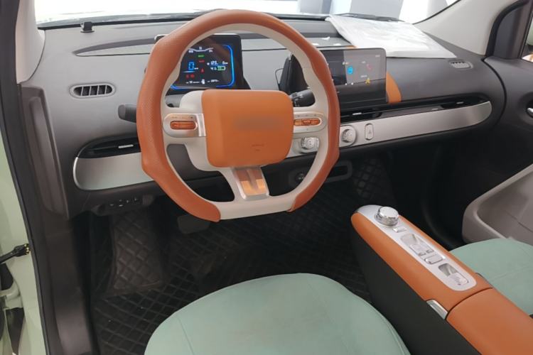 Used CHANGAN NEVO Lumin 2023 301km Honey Dew Edition Center Console