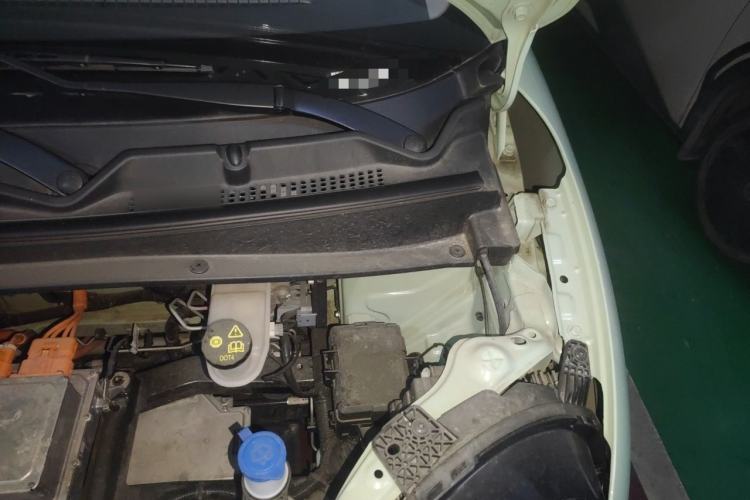 Used CHANGAN NEVO Lumin 2023 301km Honey Dew Edition Engine Bay Left