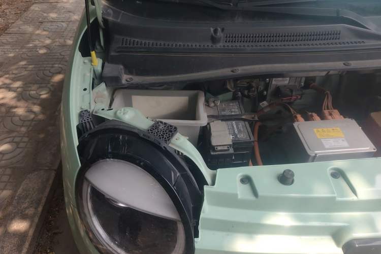Used CHANGAN NEVO Lumin 2023 301km Honey Dew Edition Engine Bay Right