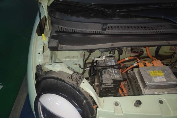 Used CHANGAN NEVO Lumin 2023 301km Honey Dew Edition Engine Bay Right