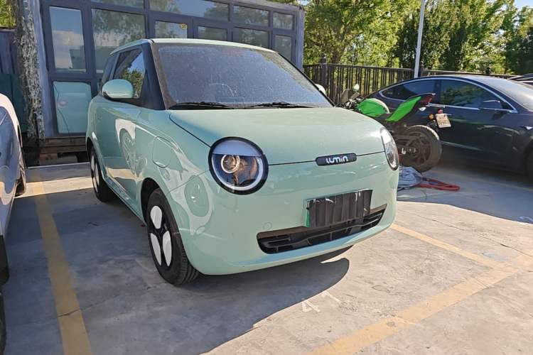 Used CHANGAN NEVO Lumin 2023 301km Honey Dew Edition Front Right 45 Deg