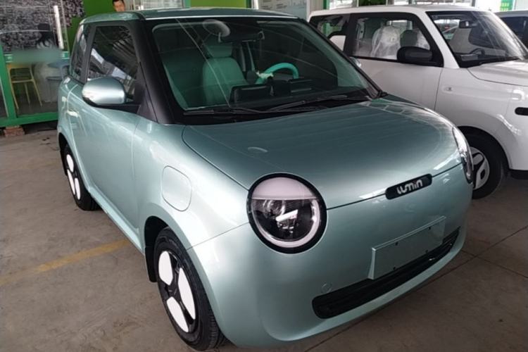 Used CHANGAN NEVO Lumin 2023 301km Honey Dew Edition Front Right 45 Deg