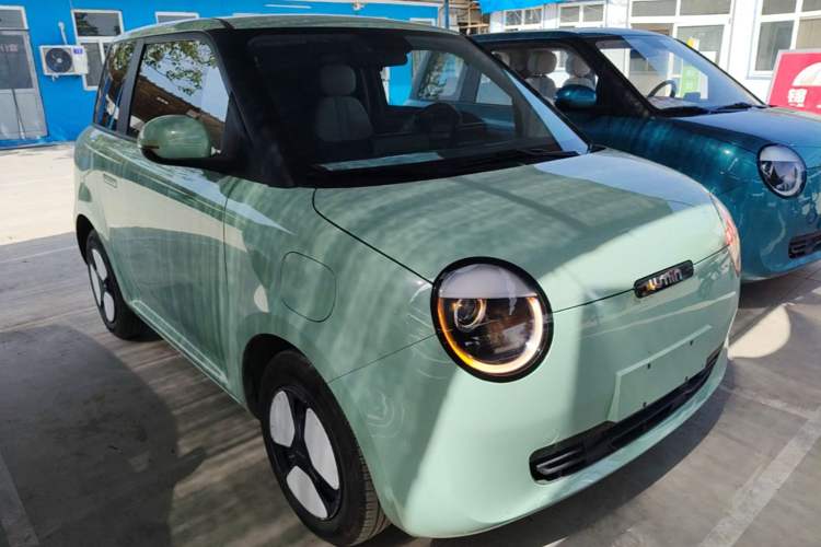 Used CHANGAN NEVO Lumin 2023 205km Xiangqin Version Front Right 45 Deg