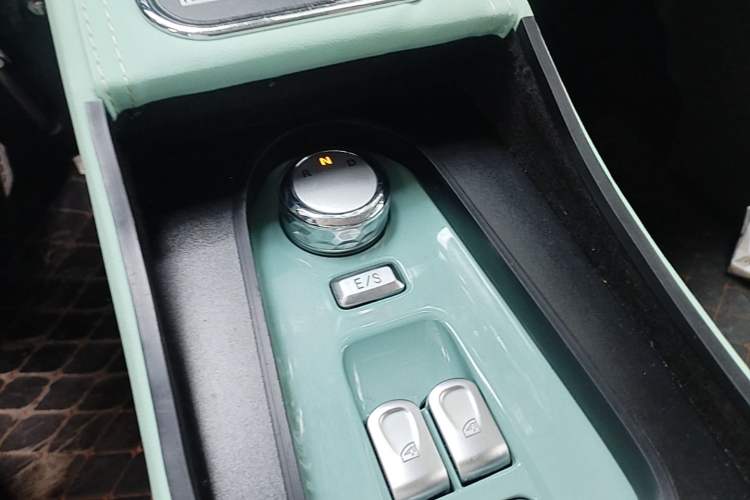 Used CHANGAN NEVO Lumin 2023 205km Xiangqin Version Gear Lever