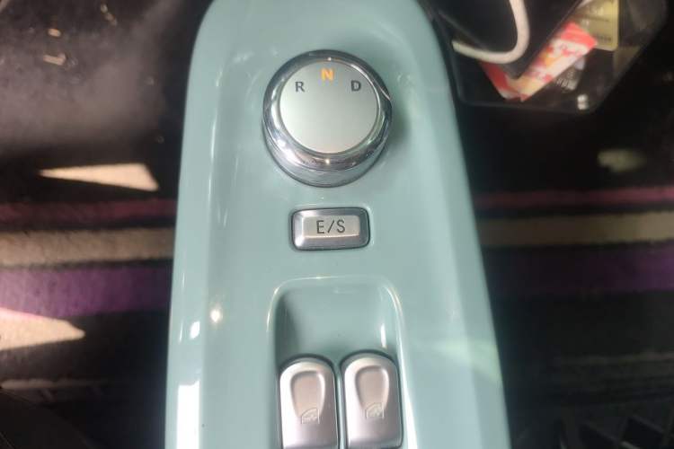 Used CHANGAN NEVO Lumin 2023 301km Honey Dew Edition Gear Lever