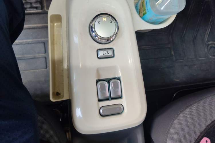 Used CHANGAN NEVO Lumin 2023 301km Honey Dew Edition Gear Lever