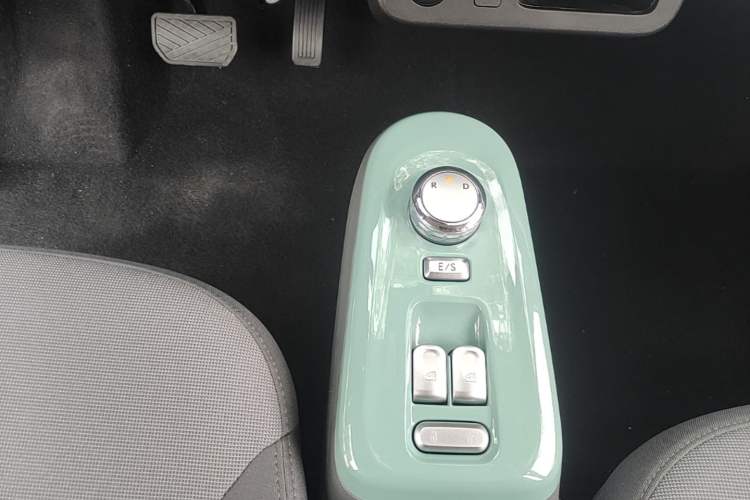 Used CHANGAN NEVO Lumin 2023 301km Honey Dew Edition Gear Lever