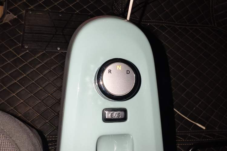 Used CHANGAN NEVO Lumin 2023 205km Xiangqin Version Gear Lever