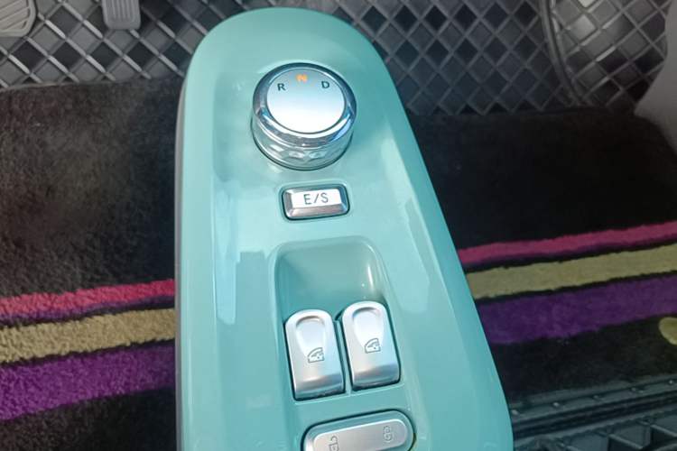 Used CHANGAN NEVO Lumin 2023 301km Honey Dew Edition Gear Lever