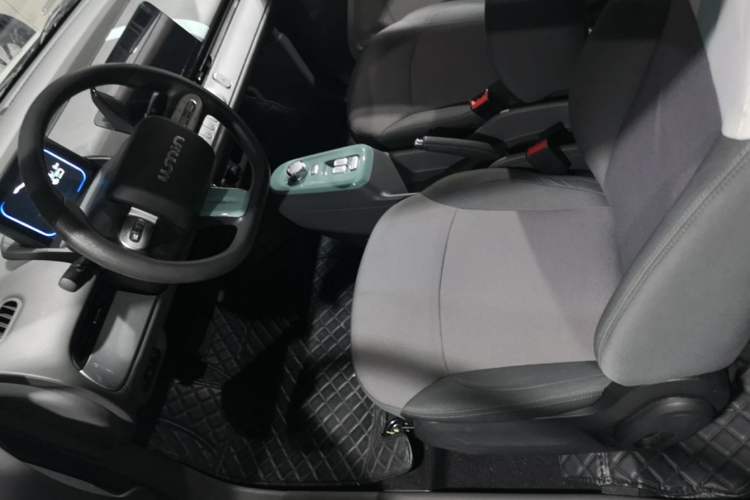 Used CHANGAN NEVO Lumin 2023 301km Honey Dew Edition Left Front Seat
