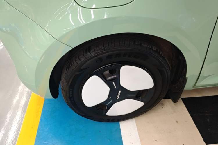 Used CHANGAN NEVO Lumin 2023 205km Xiangqin Version Left Front Wheel Hub