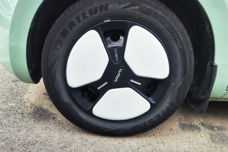 Used CHANGAN NEVO Lumin 2023 205km Xiangqin Version Left Front Wheel Hub