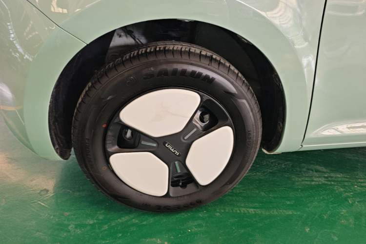 Used CHANGAN NEVO Lumin 2023 301km Honey Dew Edition Left Front Wheel Hub