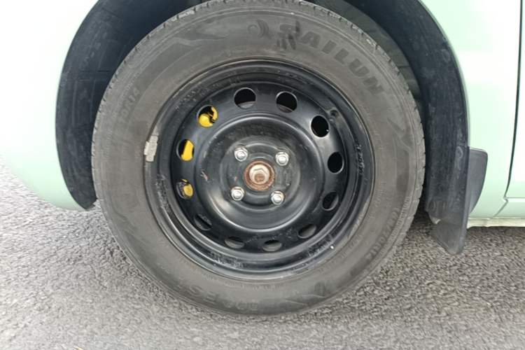 Used CHANGAN NEVO Lumin 2023 301km Honey Dew Edition Left Front Wheel Hub