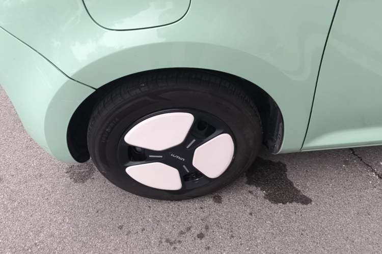 Used CHANGAN NEVO Lumin 2023 205km Xiangqin Version Left Front Wheel Hub