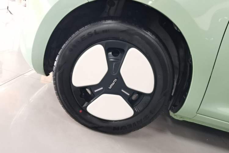 Used CHANGAN NEVO Lumin 2023 205km Xiangqin Version Left Front Wheel Hub