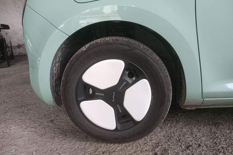 Used CHANGAN NEVO Lumin 2023 205km Xiangqin Version Left Front Wheel Hub