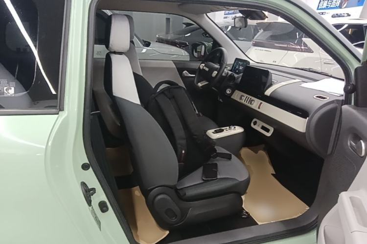 Used CHANGAN NEVO Lumin 2023 301km Honey Dew Edition Right Front Seat