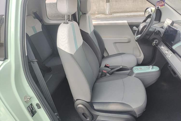 Used CHANGAN NEVO Lumin 2023 301km Honey Dew Edition Right Front Seat
